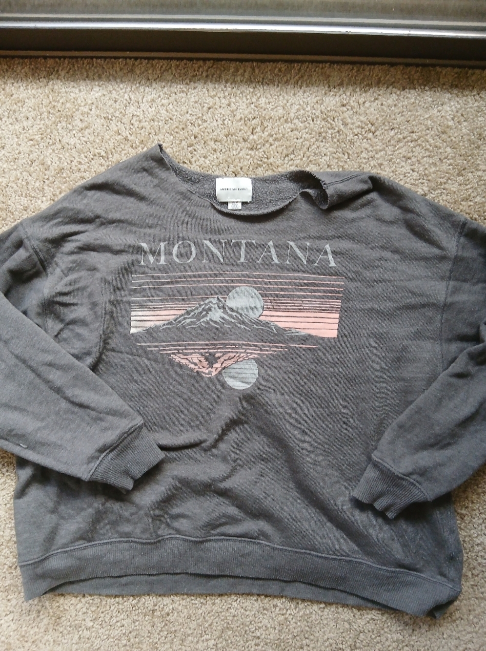 American Eagle Montana Graphic Crewneck Sweatshirt
